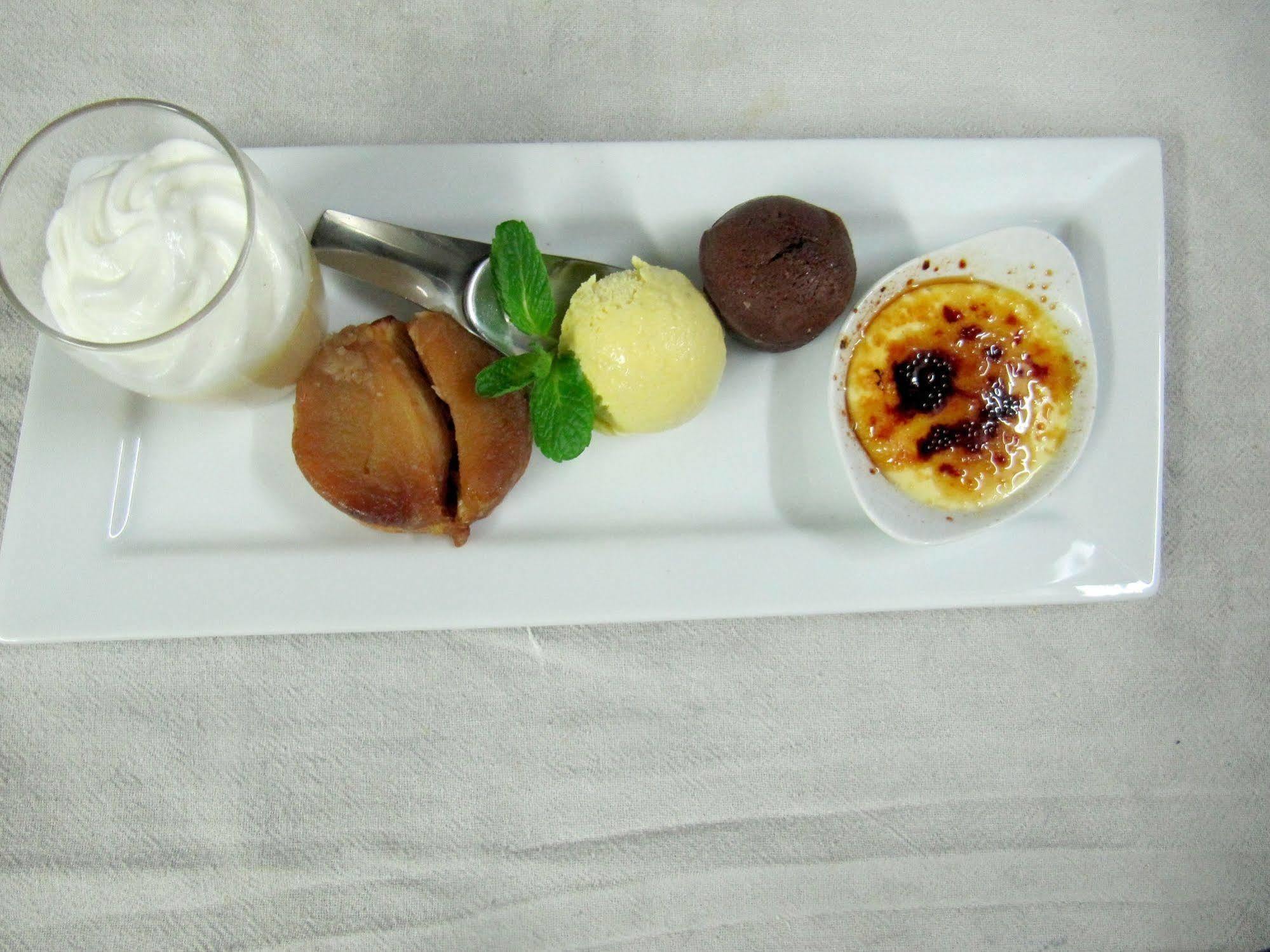 Logis Hotel Restaurant Cazes Arazat Laissac ภายนอก รูปภาพ