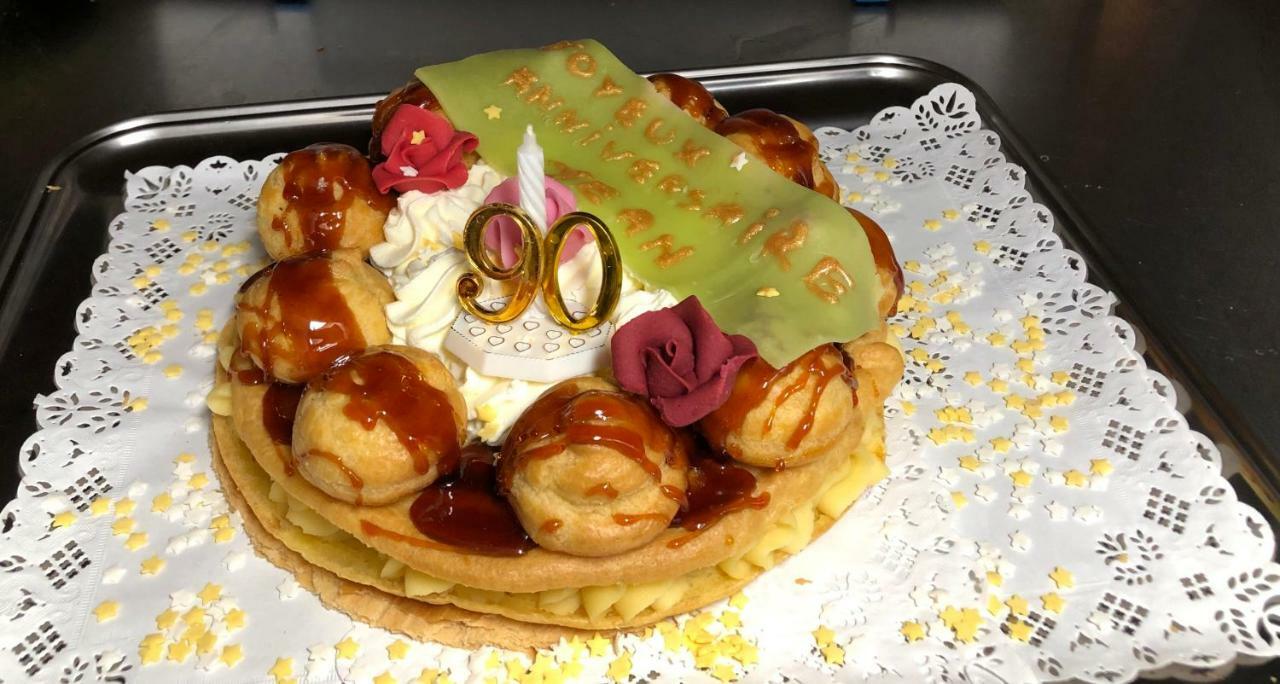 Logis Hotel Restaurant Cazes Arazat Laissac ภายนอก รูปภาพ